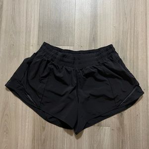 Lululemon 4 inch hotty hot shorts
